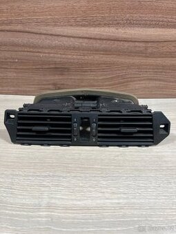 BMW E60 2005 Mřížka větracího otvoru v palubní desce
