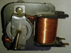 Motorek větráku s vrtulí