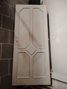 Celodřevěné dveře 80 levé.