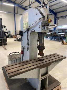 Hydraulický lis CDC 30 - 7