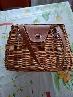 Proutěný košíček kabelka