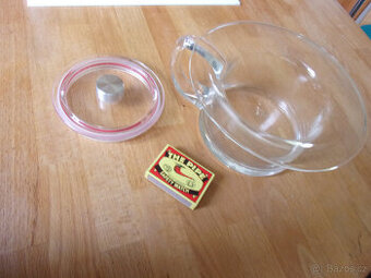 starý designový nočník skleněný malý