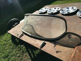 Zadní okno Škoda 1000MB