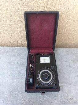 Starý měřící přístroj.