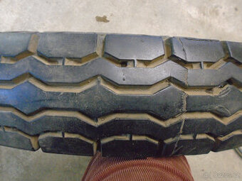 Praga, Škoda - 2 historické pneu 6-18