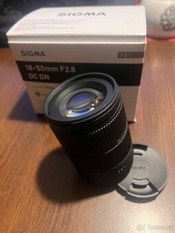 Sigma 18-50 mm F2.8 DC DN pro E - month