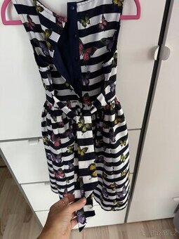 Krásné šatičky vel 128