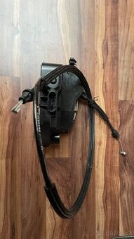 Peugeot 307CC-Pravý centrální zámek 52229180