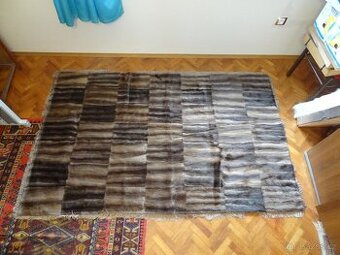 Přehoz. Deka. Bizam. Pravá kožešina.