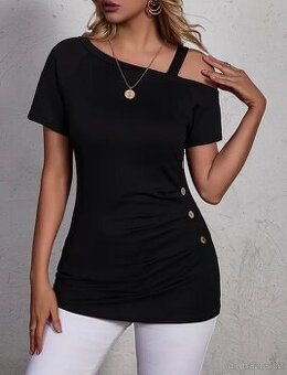 Tričko se šikmým výstřihem