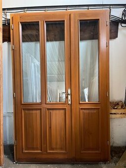 KRÁSNÉ MASIVNÍ DVOUKŘÍDLÉ EURODVEŘE 148x230-PLZEŇ