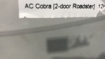 Nové čelní okno na AC Cobra