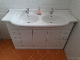 Koupelnová skříňka s umyvadlem Keramika 120 cm