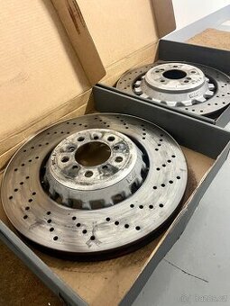 BMW M2 Competition kotouče + destičky