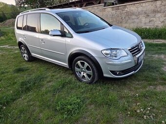 Dobrý den nabízím k prodeji krásný rodiny vůz Volkswagen Tou