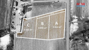 Prodej Komerčního pozemku v obci Vojkovice 4.652m2