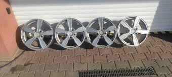 FIAT FREEMONT sada kol bez pneu