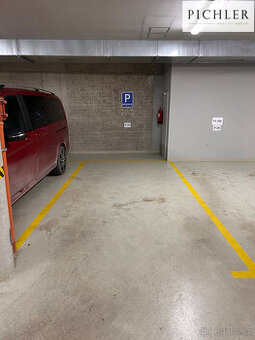 Pronájem, garážové stání a sklepní kóje, 16m2 a 5m2