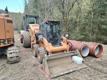 Smykový nakladač cat 236 D