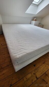 Postel 180 × 200 + matrace