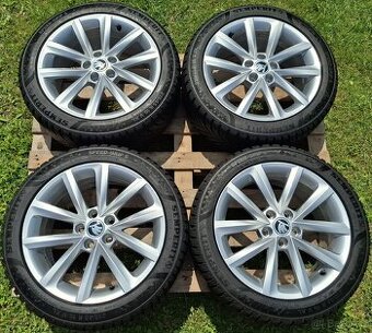 289 Zánovní zimní sada Fabia III/Rapid 215/45/16