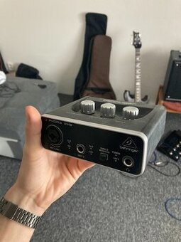 Behringer UM2