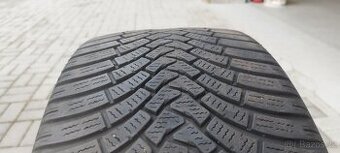 Prodám pneu 275/35 R20 zimní 6mm 2ks
