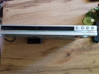 Prodám DVD přehrávač SONY DVP-NS355 + dárek.