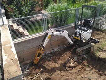 Zemní práce minibagr Bobcat E10