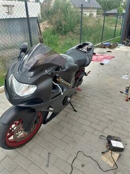 GSXr 600 - 2001 -85kw teče voda do oleje