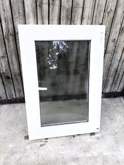 2 plastová okna 59 x 84 cm , doprava