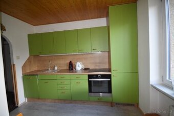 Nabízím k prodeji prostorný, prosvětlený byt 3+1 s krásným v