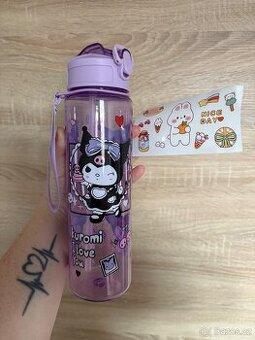 Lahev na pití Kuromi (Hello Kitty and friends) fialová