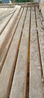 Máme zájem o staré trámy ze starých objektů