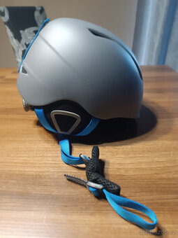 dětská lyžařská přilba