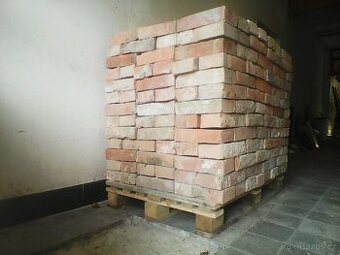 staré pálené cihly očištěné