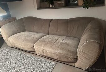 Šedý gauč/ pohovka