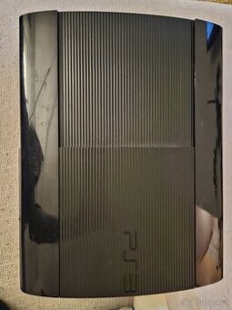 PlayStation 3 Super Slim 500 GB + 2 ovladače + 5 her