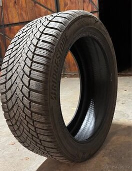 Zimní pneu Bridgestone Blizzak LM005 XL FR, 235/45 R18.
