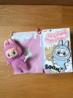 Labubu macaron lychee berry růžová