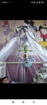 Kolotoč nad postýlku