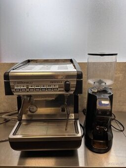 Nuova Simonelli Appia II 1gr + mlýnek MDX OD