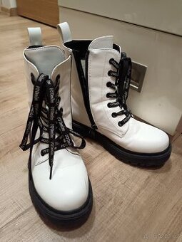 Kozačky CCC bíle 34