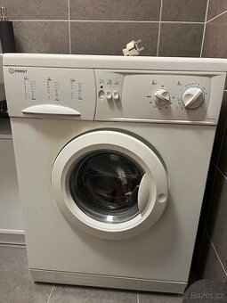 Pračka Indesit