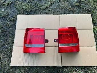 Zadní světla – Volkswagen Touran 2012 – levé + pravé