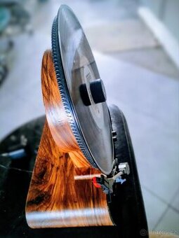 Retro designový gramofon Vertikalo s DAB Bluetooth a krabicí