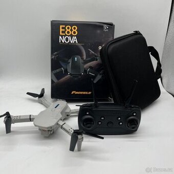 Dron E88 s kamerou / WIFI / Full HD 1080P / 3 baterie