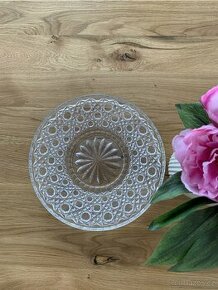 Talíř z broušeného skla