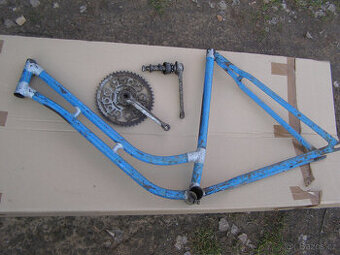 Díly na staré historické kolo Ogar