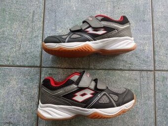 Tenisky, sandále, gumáky, cvičky, pantofle- vel. 31